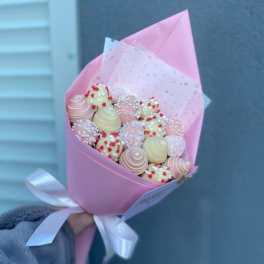 Букет из клубники в шоколаде «LOVE»