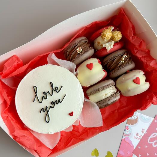 Бенто love you и макарон ассорти в подарок любимой | клубника, малина, вишня