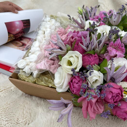 Flowers in a box (pink)