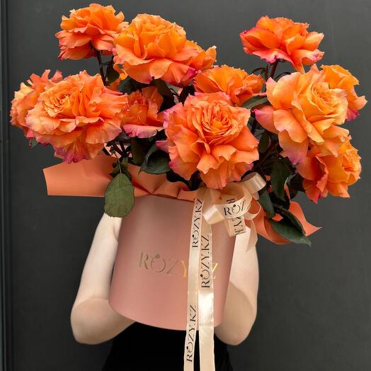 Композиция из 19 французских роз