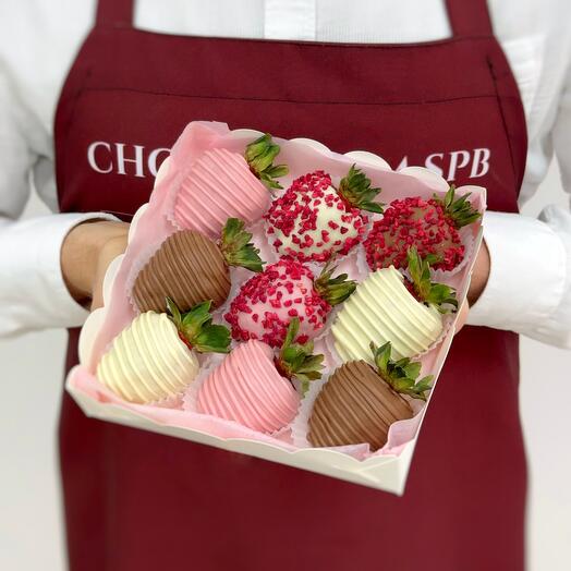 Клубника в шоколаде в наборе «Сладкий Сон», 9-12 ягод