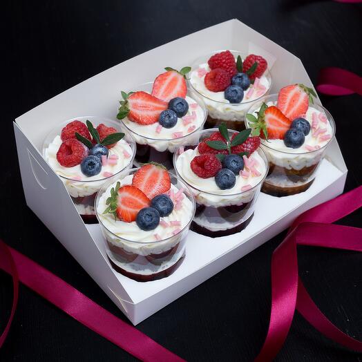 Chocolate trifles with berries, set of 6 pcs