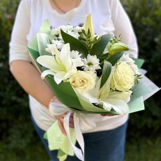 Букет с лилией, розой и хризантемой «Нежность»