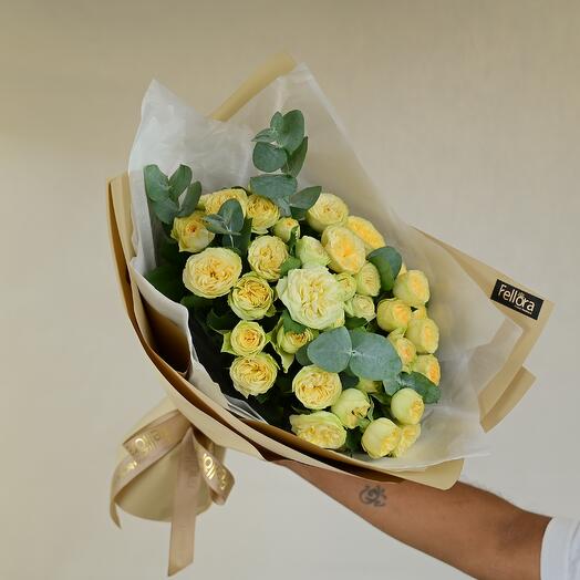 9 Golden Trend Setter Roses Bouquet