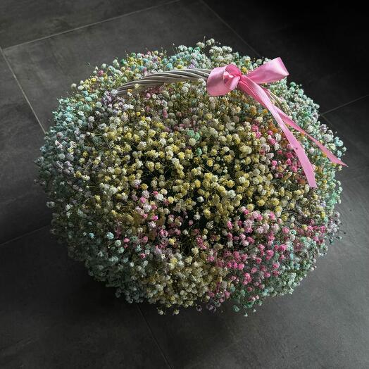 Композиция радужной гипсофилы : "Basket of happiness"