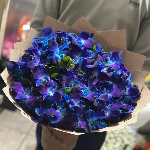 Букет из 35 дендробиум