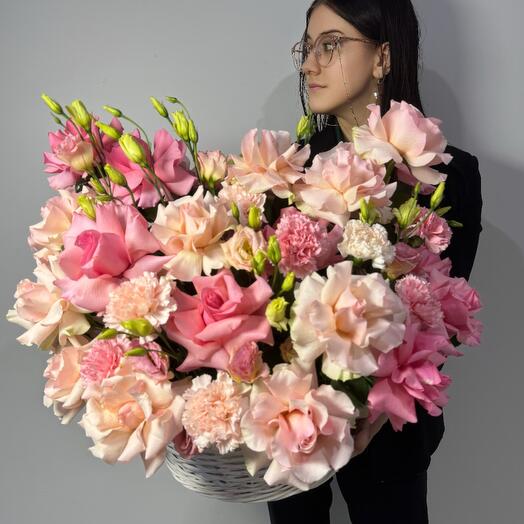 Корзина с цветами