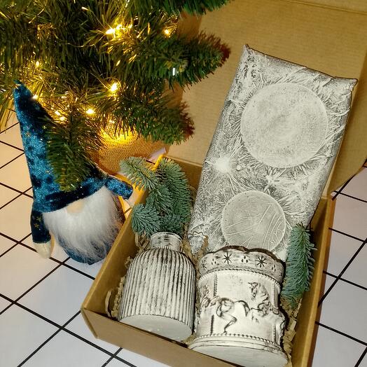 Подарочный набор свеча и ваза на подставке "подушка"