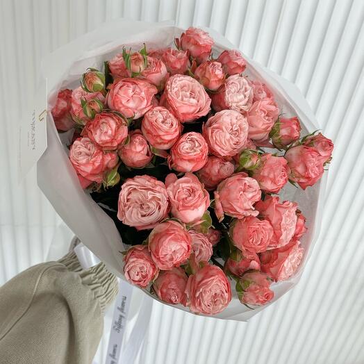 Ramo del estudio "TIFFANY" peonías arbustos rosas 9 rosas/