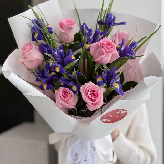 Букет из ириса и роз