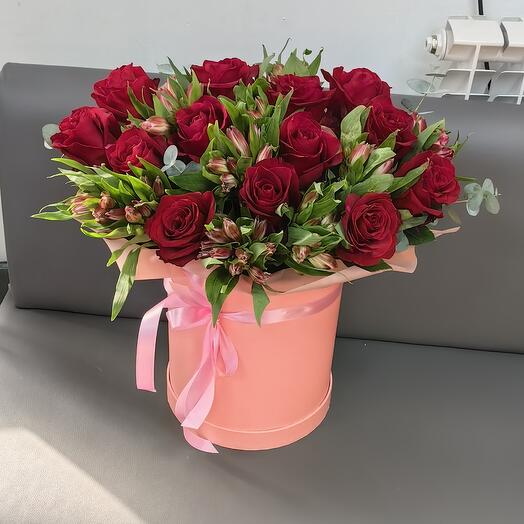 Цветы в коробке 😍🌹🥰