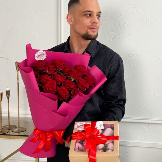 Комбо "Love" 15 роз + 16 клубник
