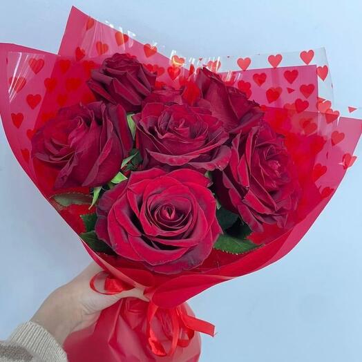 Сердце из красных французских роз