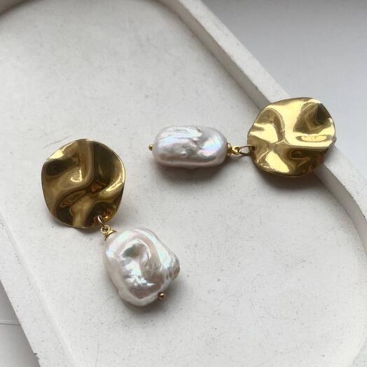 Серебряные серьги с натуральным барочным жемчугом и позолотой