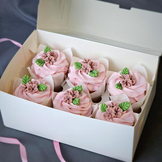 Клубничные капкейки 6 шт