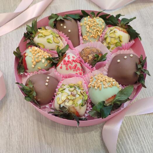 Chocolate-covered strawberries (11 pcs.)