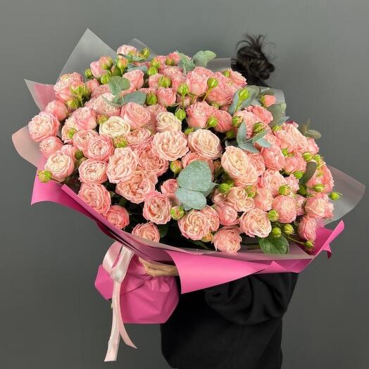 Bouquet «39 Rose a cespuglio di peonia con eucalipto»