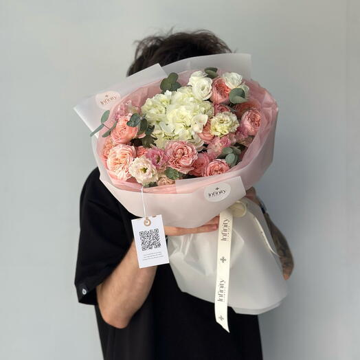 Flower Bouquet "Aero" with hydrangea, peony spray rose and lisianthus