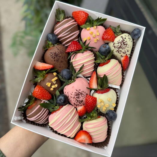 Клубника в шоколаде 12 шт
