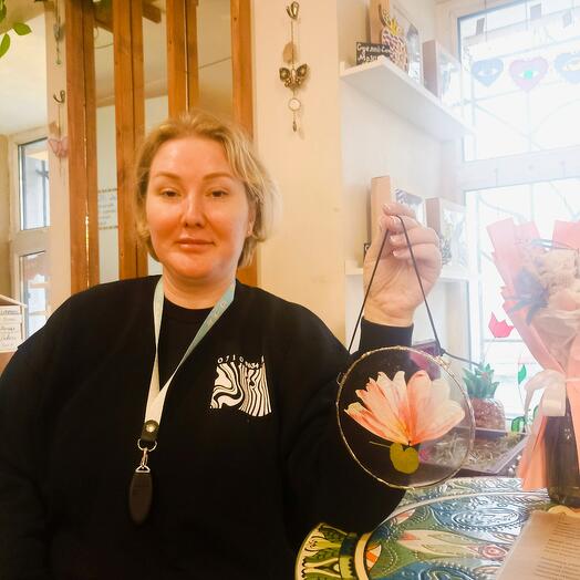 Электронный Подарочный сертификат на мастер класс по витражу гербарий малый (Круг диаметром 15 см.)