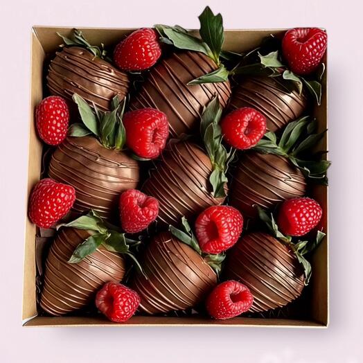 Клубника в шоколаде с малиной набор 05/9