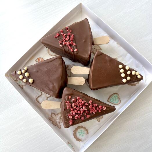 Пирожное на палочке «Банан-арахис-шоколад»