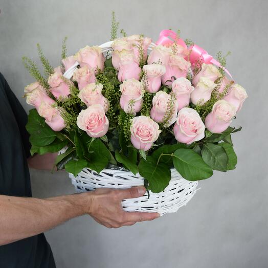 Корзина из 51 розы