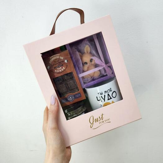 Подарочный набор М с чаем и кружкой