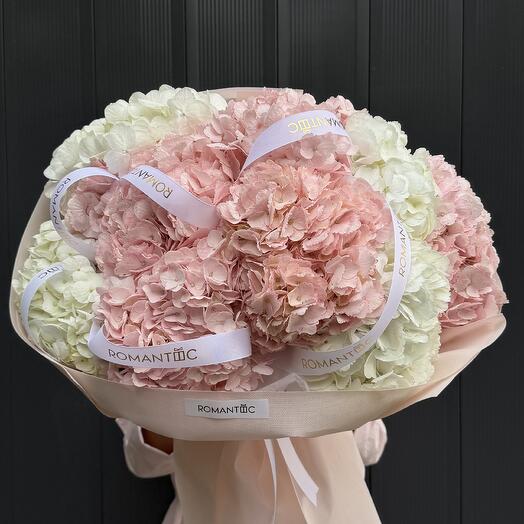 Моно букет из гортензий