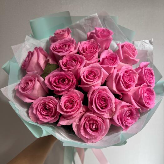 19 pink roses