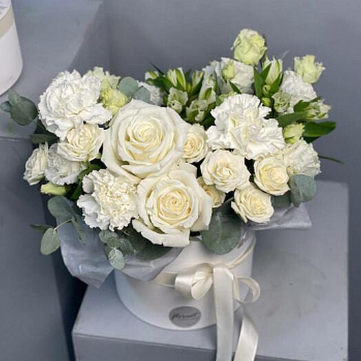 Букет в шляпной коробке White box M