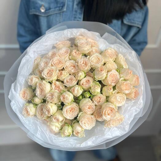 Кустовая Роза Софи в нежном оформлении