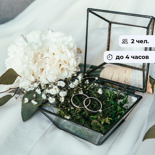 A symbol of love. Jewelry workshop