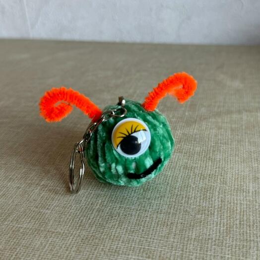 Игрушка-брелок "Монстрик"