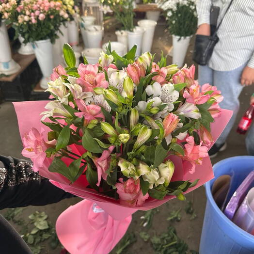 Букет микс из альстромерий! 🌹🦋🍀