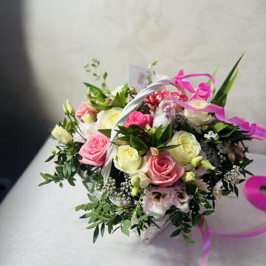 Корзина цветами на день рождения