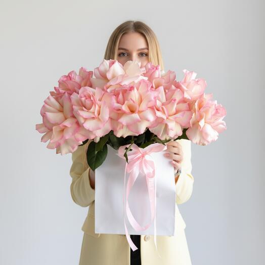 Французская роза в переноске -01x Dalnevostochny