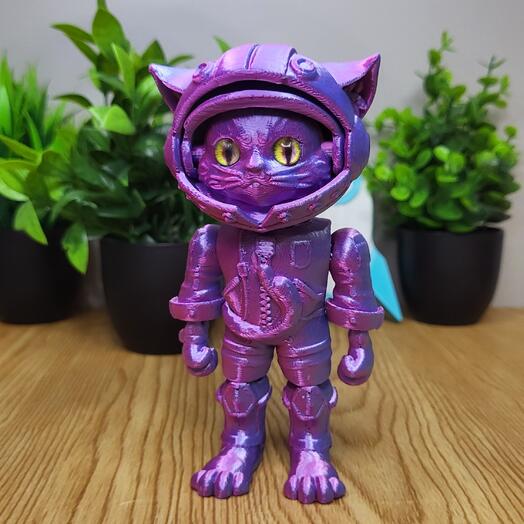 Кот-астронавт пурпурный на магнитах