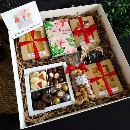 Средний со сладостями ко дню отца