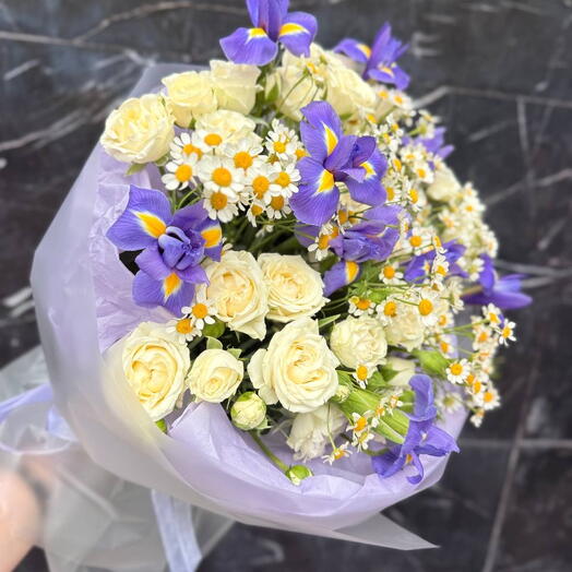Букет с ирисами