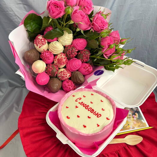 Шикарный комбо набор из клубники в шоколаде с кустовыми розами и бенто торт малиновый для любимого человека.Подарок