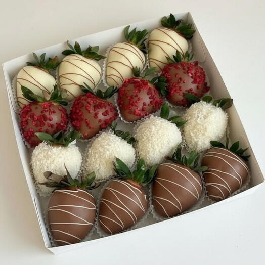 Chocolate-covered strawberries (16)