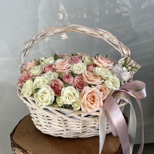 Корзина с розами