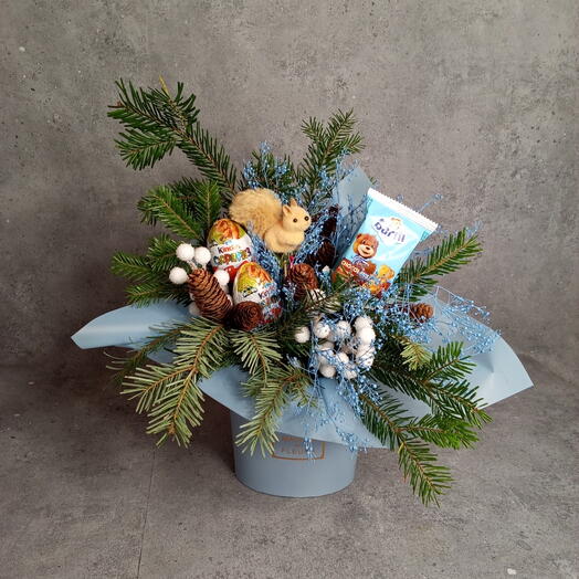 Новогодний букет с Киндером