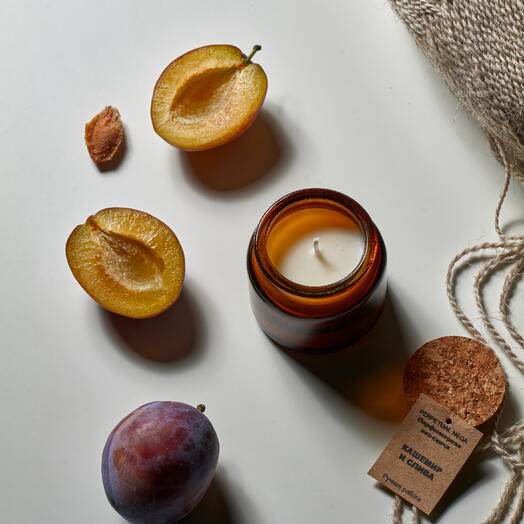 «Кашемир и слива» парфюмерная эко-свеча