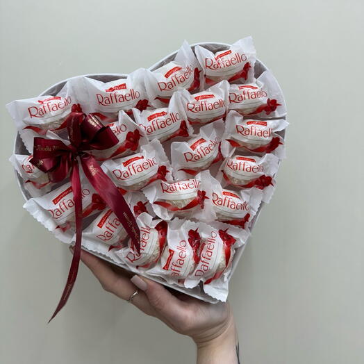 Сладкая коробочка сердце с Raffaello (L)