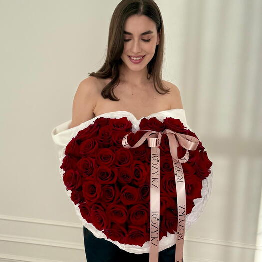 Композиция ЖАНЫМ в красном оттенке