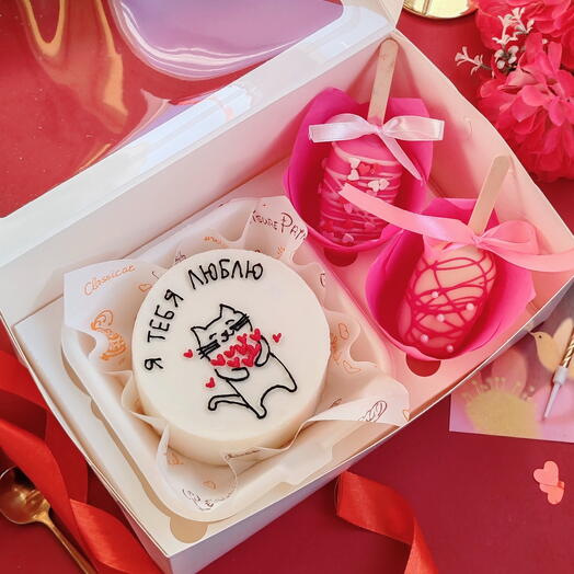 Набор бенто торт и два чизкейка для девушки