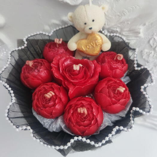 Букет свечей " love " : 6 пионов,1 роза-сердце, мишка с сердцем из натурального пчелиного воска