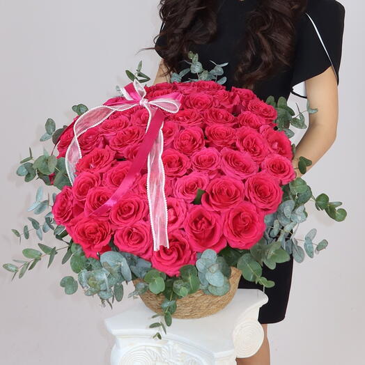 Ротанг из 75 голландских роз